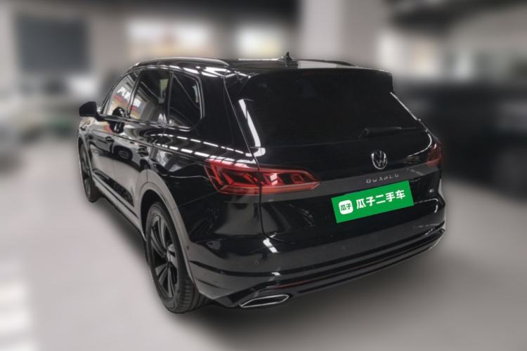 Used Volkswagen Touareg 2023 3.0 TSI Luxury Edition Obsidian Black Sport Package Rear Left 45 Deg