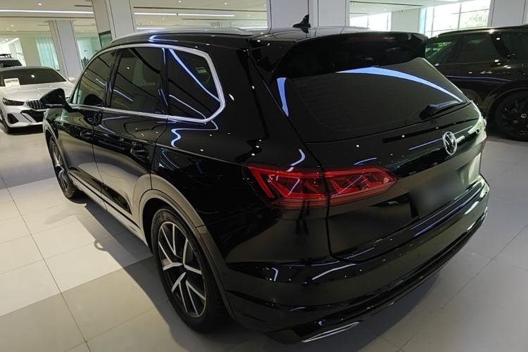 Used Volkswagen Touareg 2023 3.0 TSI Prestige Edition Classic Sport Package Rear Left 45 Deg