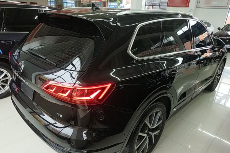 Used Volkswagen Touareg 2023 3.0 TSI Prestige Edition Classic Sport Package Rear Right 45 Deg