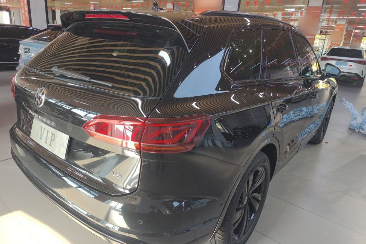 Used Volkswagen Touareg 2023 3.0 TSI Luxury Edition Obsidian Black Sport Package Rear Right 45 Deg