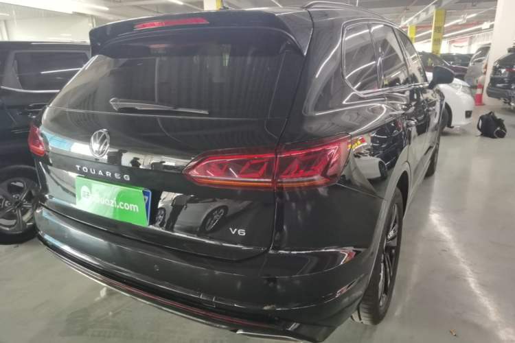 Used Volkswagen Touareg 2023 3.0 TSI Luxury Edition Obsidian Black Sport Package Rear Right 45 Deg