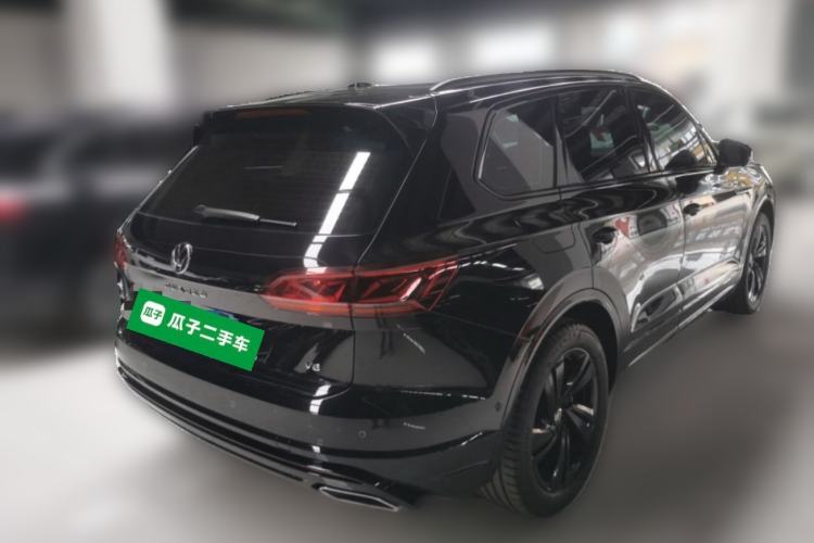 Used Volkswagen Touareg 2023 3.0 TSI Luxury Edition Obsidian Black Sport Package Rear Right 45 Deg