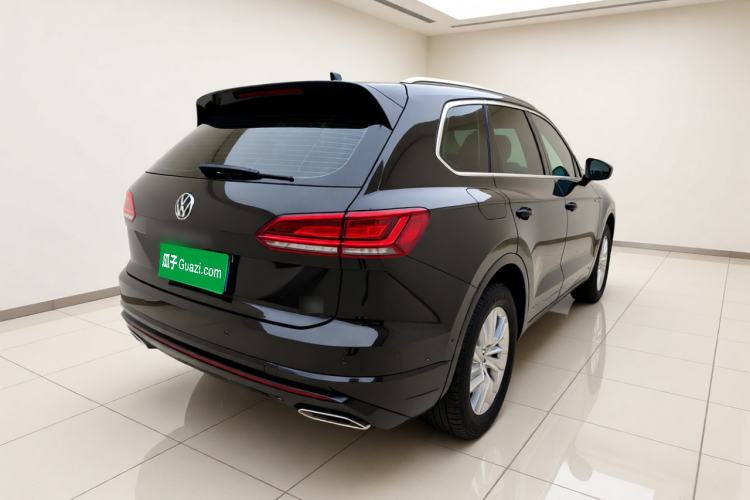 Used Volkswagen Touareg 2023 2.0 TSI RuiShang Edition Rear Right 45 Deg
