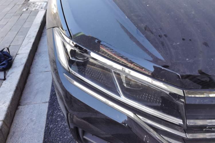 Used Volkswagen Touareg 2023 2.0 TSI RuiShang Edition Right Front Headlight
