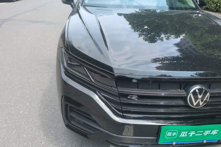 Used Volkswagen Touareg 2023 3.0 TSI Luxury Edition Obsidian Black Sport Package Right Front Headlight