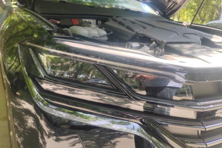 Used Volkswagen Touareg 2023 3.0 TSI Prestige Edition Classic Sport Package Right Front Headlight