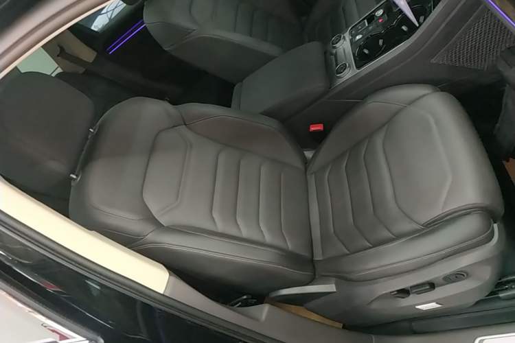 Used Volkswagen Touareg 2023 3.0 TSI Prestige Edition Classic Sport Package Right Front Seat