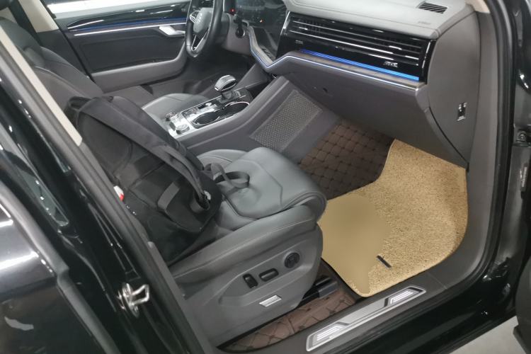 Used Volkswagen Touareg 2023 3.0 TSI Prestige Edition Classic Sport Package Right Front Seat