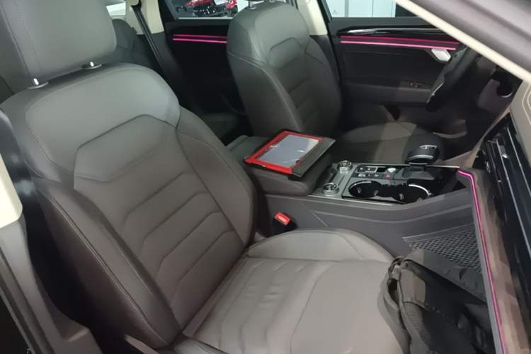 Used Volkswagen Touareg 2023 3.0 TSI Luxury Edition Obsidian Black Sport Package Right Front Seat