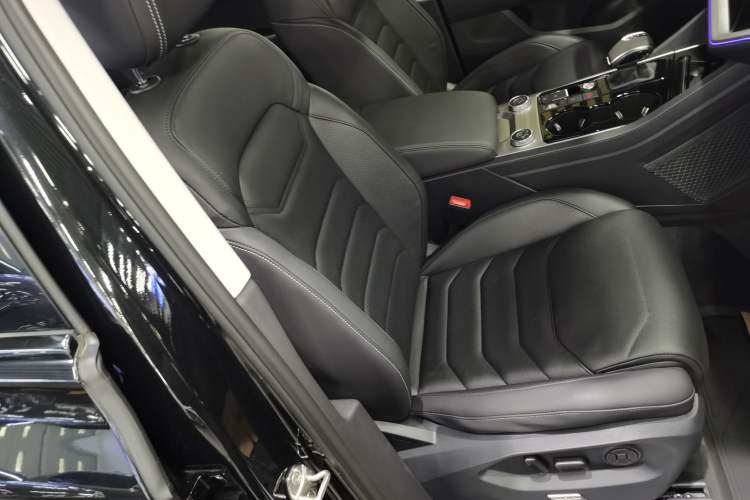 Used Volkswagen Touareg 2023 3.0 TSI Luxury Edition Obsidian Black Sport Package Right Front Seat