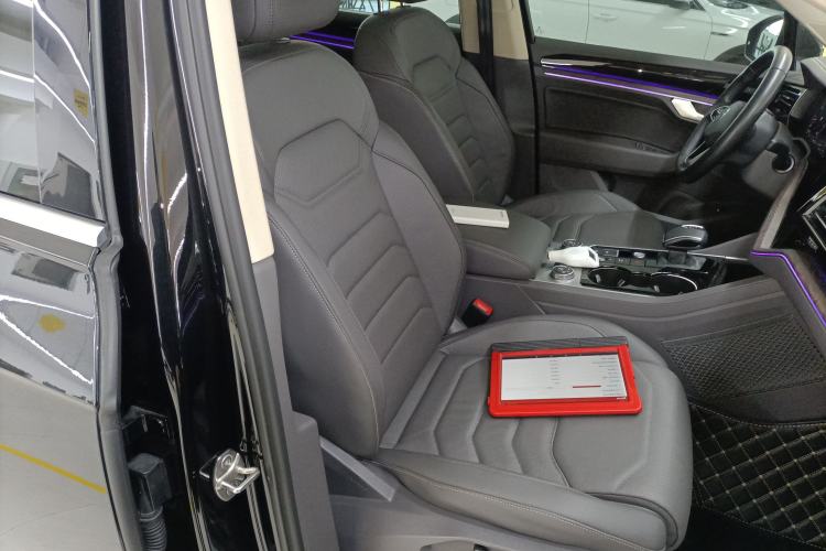 Used Volkswagen Touareg 2023 3.0 TSI Prestige Edition Classic Sport Package Right Front Seat