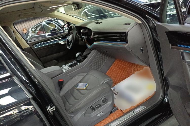 Used Volkswagen Touareg 2023 2.0 TSI RuiShang Edition Right Front Seat