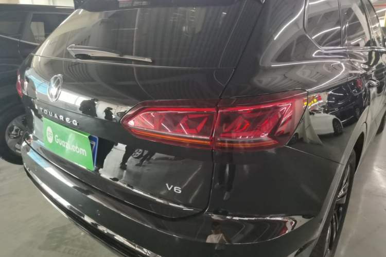 Used Volkswagen Touareg 2023 3.0 TSI Luxury Edition Obsidian Black Sport Package Right Rear Taillight