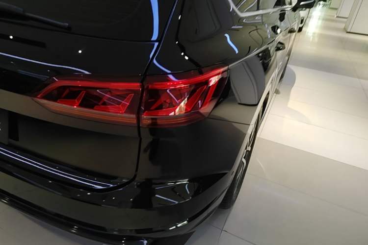 Used Volkswagen Touareg 2023 3.0 TSI Prestige Edition Classic Sport Package Right Rear Taillight