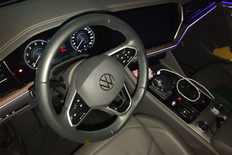 Used Volkswagen Touareg 2023 2.0 TSI RuiShang Edition Steering Wheel