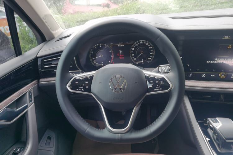 Used Volkswagen Touareg 2023 2.0 TSI RuiShang Edition Steering Wheel