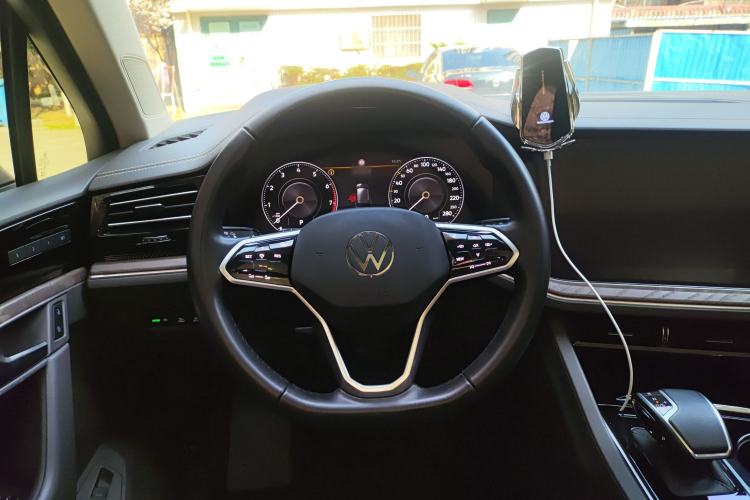Used Volkswagen Touareg 2023 3.0 TSI Prestige Edition Classic Sport Package Steering Wheel