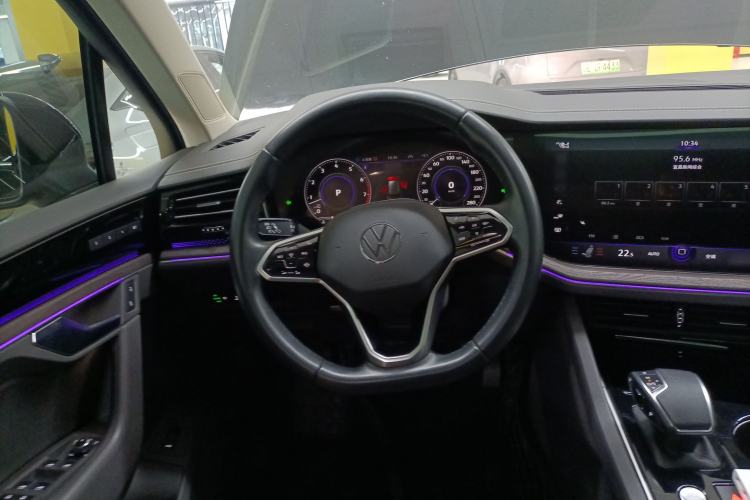 Used Volkswagen Touareg 2023 3.0 TSI Prestige Edition Classic Sport Package Steering Wheel