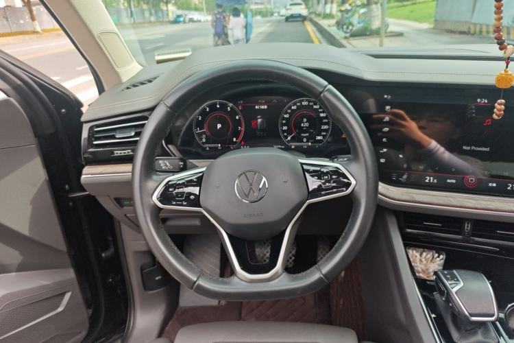 Used Volkswagen Touareg 2023 2.0 TSI RuiShang Edition Steering Wheel