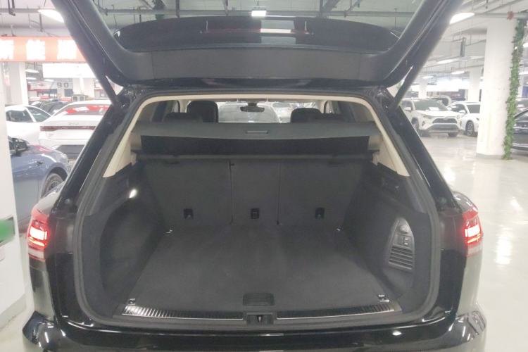 Used Volkswagen Touareg 2023 2.0 TSI RuiShang Edition Trunk
