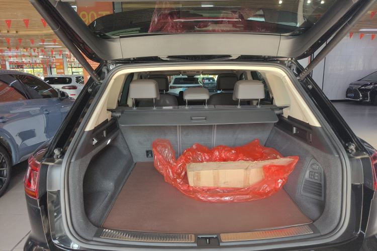 Used Volkswagen Touareg 2023 3.0 TSI Luxury Edition Obsidian Black Sport Package Trunk