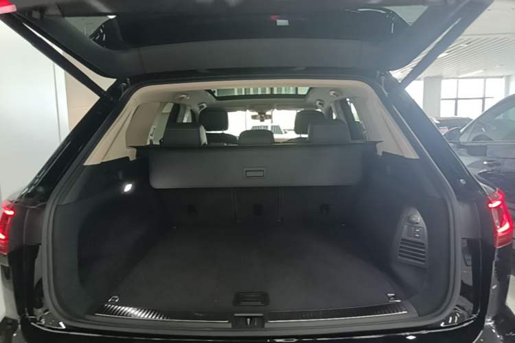 Used Volkswagen Touareg 2023 3.0 TSI Luxury Edition Obsidian Black Sport Package Trunk