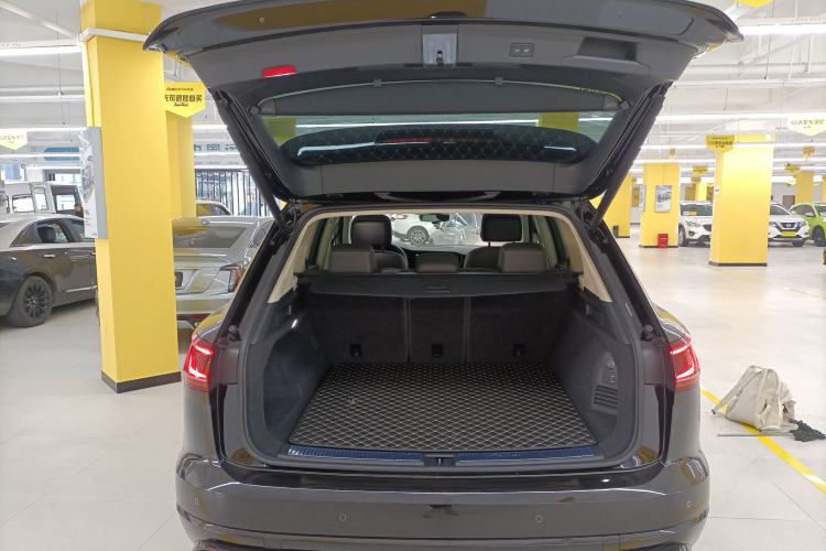 Used Volkswagen Touareg 2023 3.0 TSI Prestige Edition Classic Sport Package Trunk