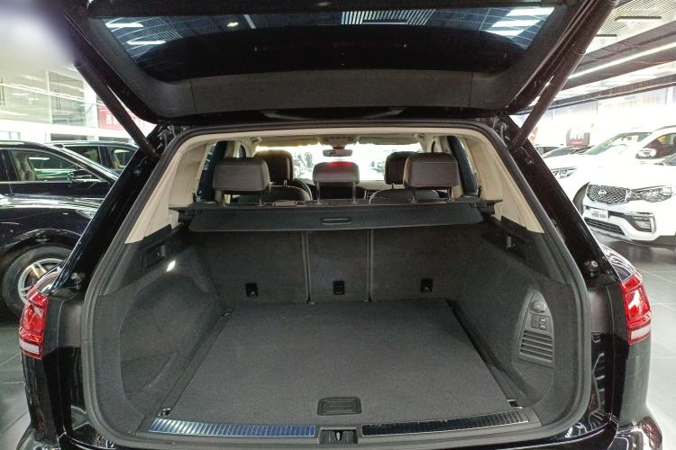 Used Volkswagen Touareg 2023 2.0 TSI RuiShang Edition Trunk