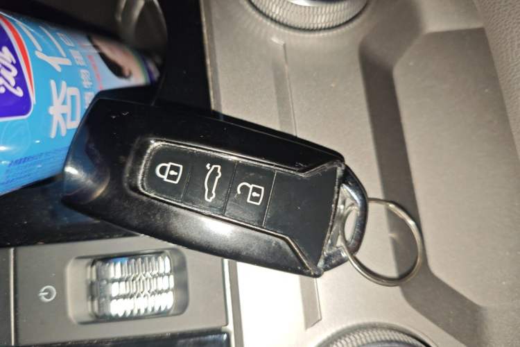 Used Volkswagen Touareg 2023 3.0 TSI Luxury Edition Obsidian Black Sport Package Vehicle Key