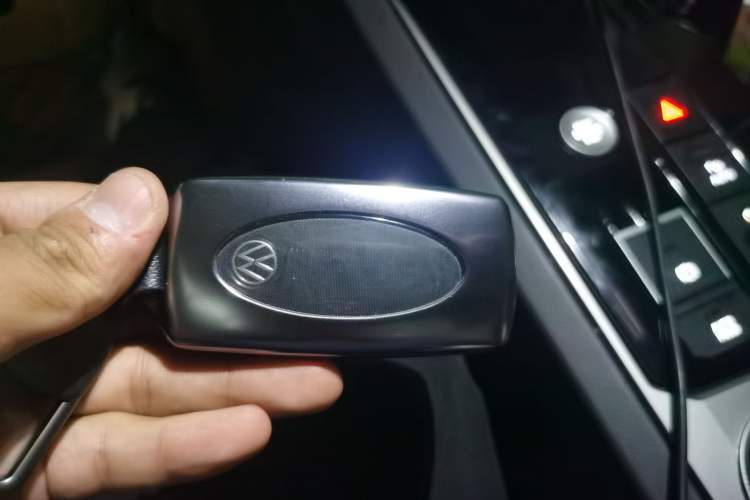 Used Volkswagen Touareg 2023 3.0 TSI Luxury Edition Obsidian Black Sport Package Vehicle Key