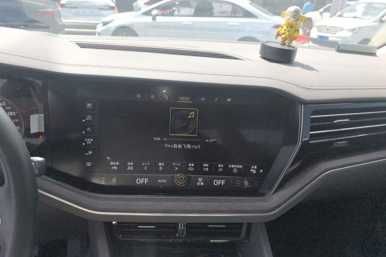 Used Volkswagen Touareg 2023 2.0 TSI RuiShang Edition Audio And AC Panel