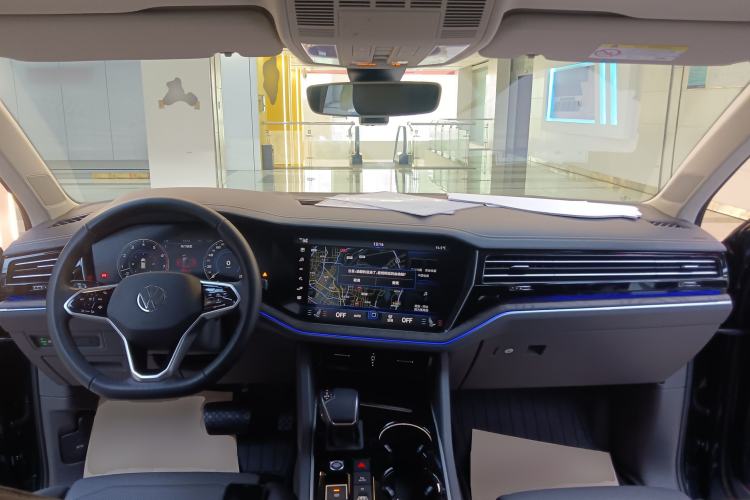 Used Volkswagen Touareg 2023 3.0 TSI Luxury Edition Obsidian Black Sport Package Center Console