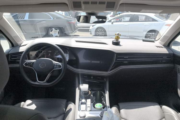 Used Volkswagen Touareg 2023 2.0 TSI RuiShang Edition Center Console