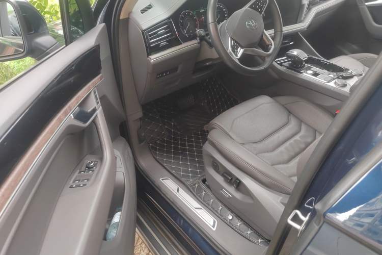 Used Volkswagen Touareg 2023 2.0 TSI RuiShang Edition Driver Seat