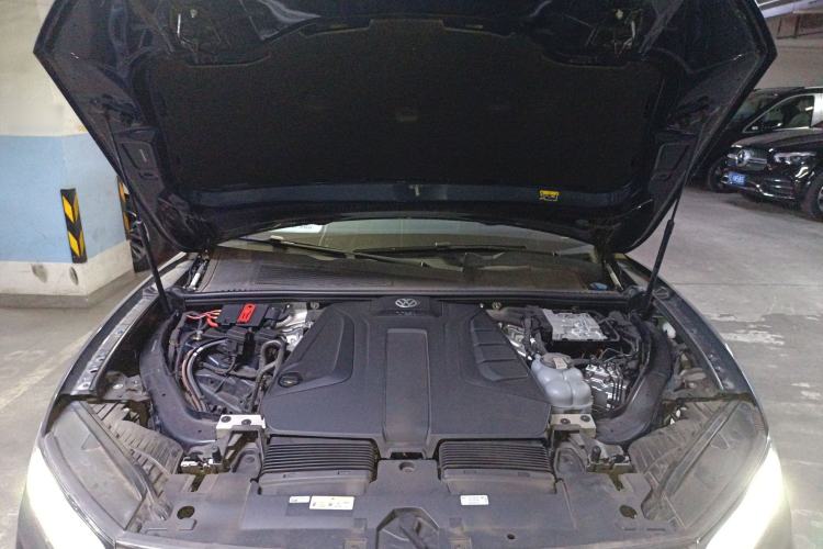 Used Volkswagen Touareg 2023 2.0 TSI RuiShang Edition Engine Bay