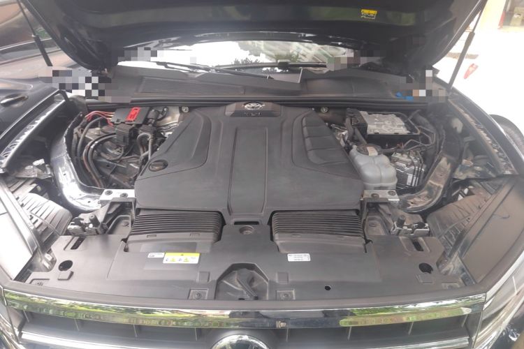 Used Volkswagen Touareg 2023 2.0 TSI RuiShang Edition Engine Bay