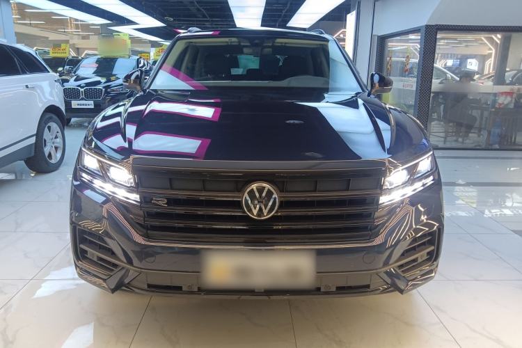 Used Volkswagen Touareg 2023 3.0 TSI Luxury Edition Obsidian Black Sport Package Front