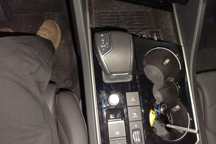 Used Volkswagen Touareg 2023 3.0 TSI Prestige Edition Classic Sport Package Gear Lever