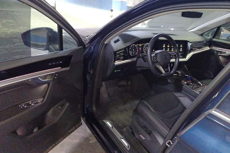 Used Volkswagen Touareg 2023 3.0 TSI Prestige Edition Classic Sport Package Interior 3
