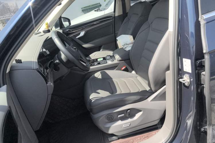 Used Volkswagen Touareg 2023 2.0 TSI RuiShang Edition Left Front Seat