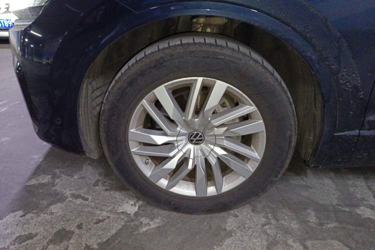 Used Volkswagen Touareg 2023 2.0 TSI RuiShang Edition Left Front Wheel Hub