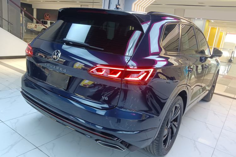 Used Volkswagen Touareg 2023 3.0 TSI Luxury Edition Obsidian Black Sport Package Rear Right 45 Deg
