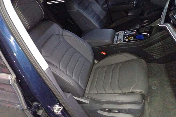 Used Volkswagen Touareg 2023 3.0 TSI Prestige Edition Classic Sport Package Right Front Seat