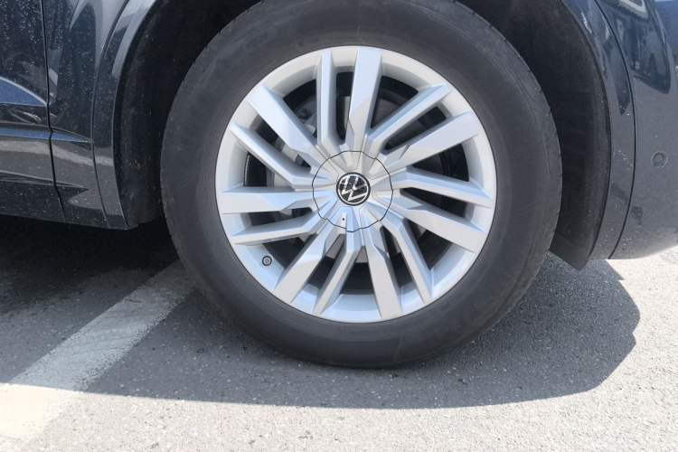 Used Volkswagen Touareg 2023 2.0 TSI RuiShang Edition Right Front Wheel Hub