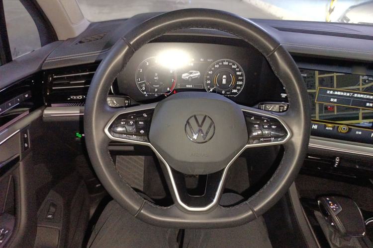 Used Volkswagen Touareg 2023 3.0 TSI Prestige Edition Classic Sport Package Steering Wheel