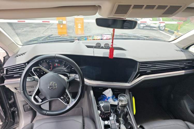Used Volkswagen Touareg 2023 2.0 TSI RuiShang Edition Center Console