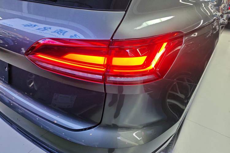 Used Volkswagen Touareg 2023 2.0 TSI RuiShang Edition Exterior 4