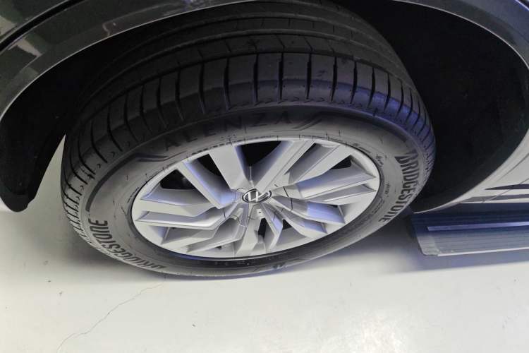 Used Volkswagen Touareg 2023 2.0 TSI RuiShang Edition Exterior 5