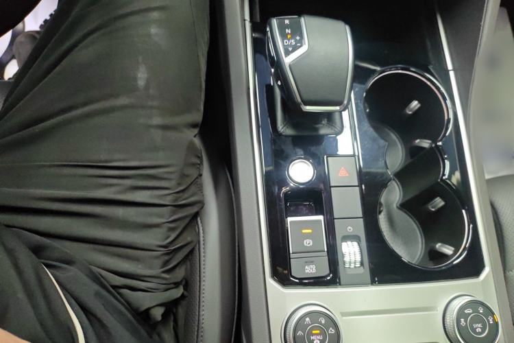 Used Volkswagen Touareg 2023 2.0 TSI RuiShang Edition Gear Lever