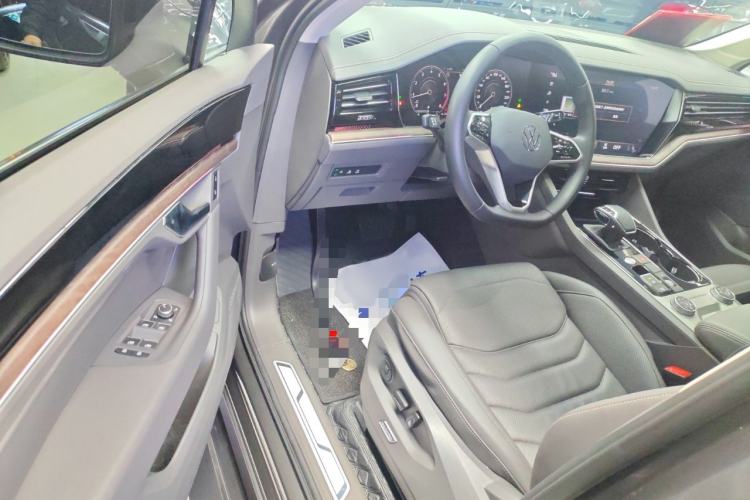 Used Volkswagen Touareg 2023 2.0 TSI RuiShang Edition Interior 3